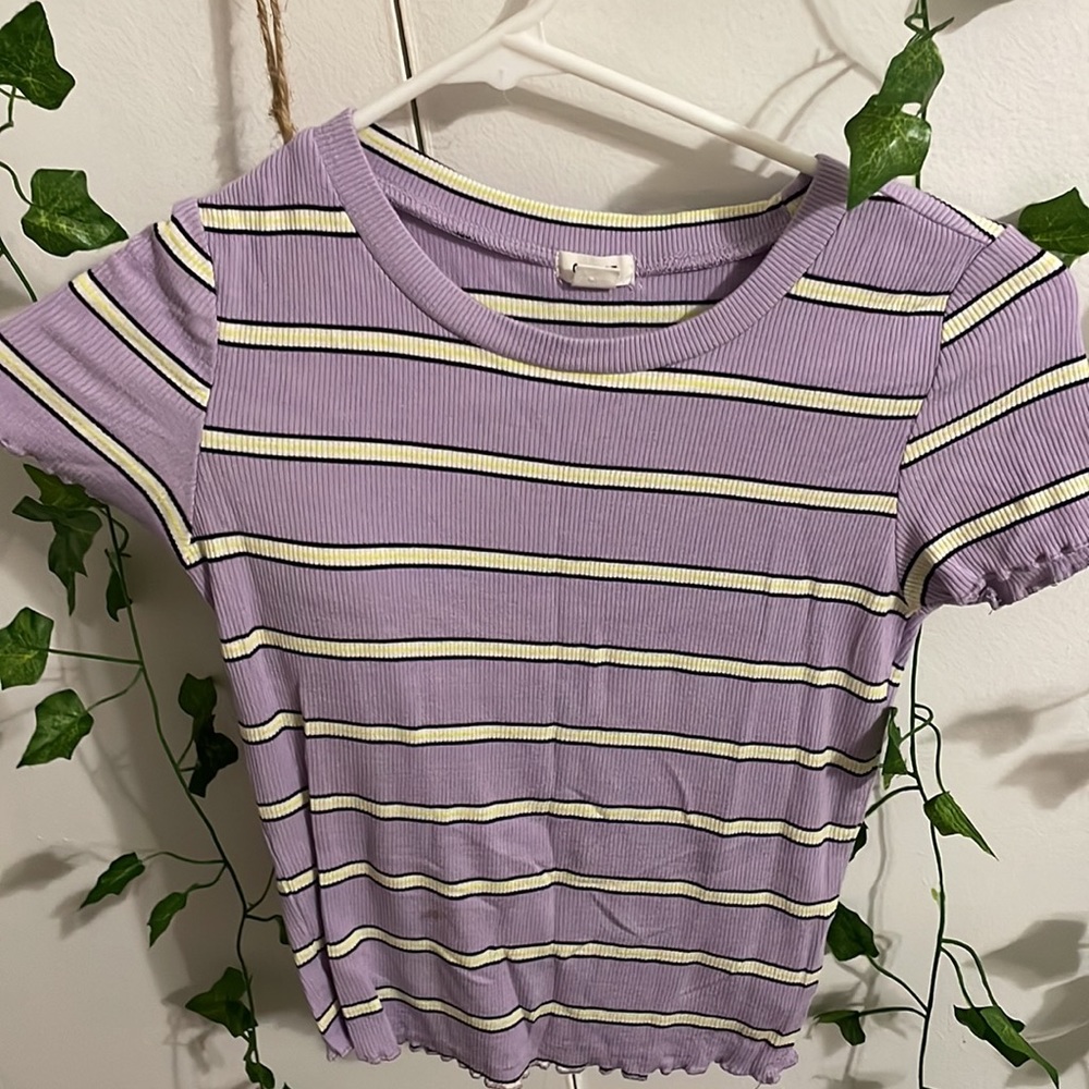 💛BUY ONE GET THE OTHER FREE!💜Garage Crop Tops - Picture 3 of 4